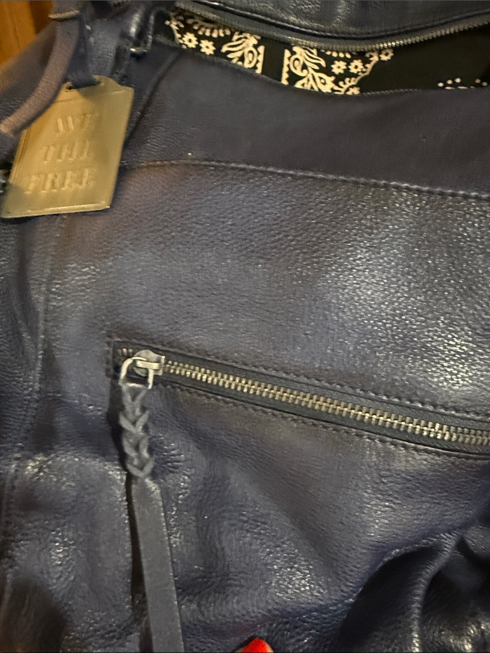 Free people We The Free Navy Leather Tote Bag - Classic Handbag like new - Picture 3 of 8